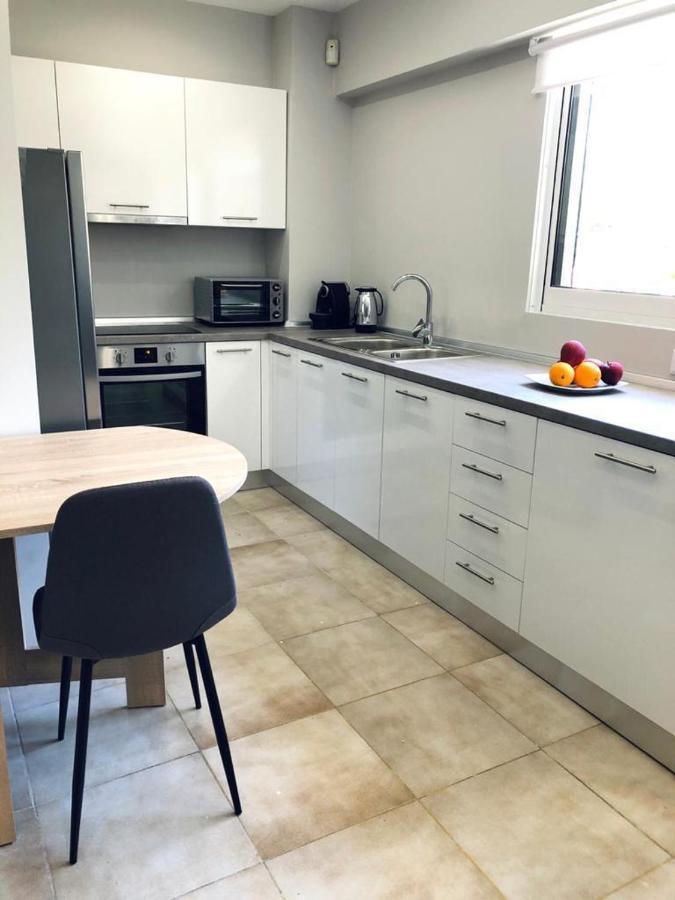 Charming Apartment In Faliro! Atene Esterno foto